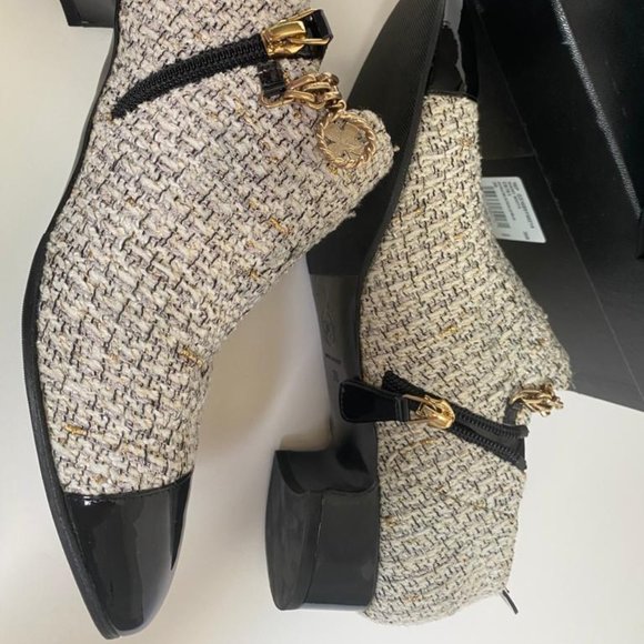 CHANEL TWEED ANKLE BOOTS WITH LOGO CHARMS - Picture 9 of 16